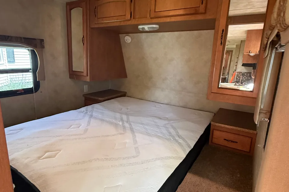 PJ Enterprize Palomino Puma Travel Trailer