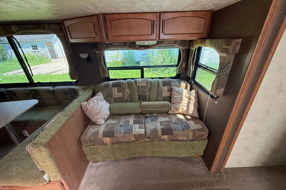 PJ Enterprize Palomino Puma Travel Trailer