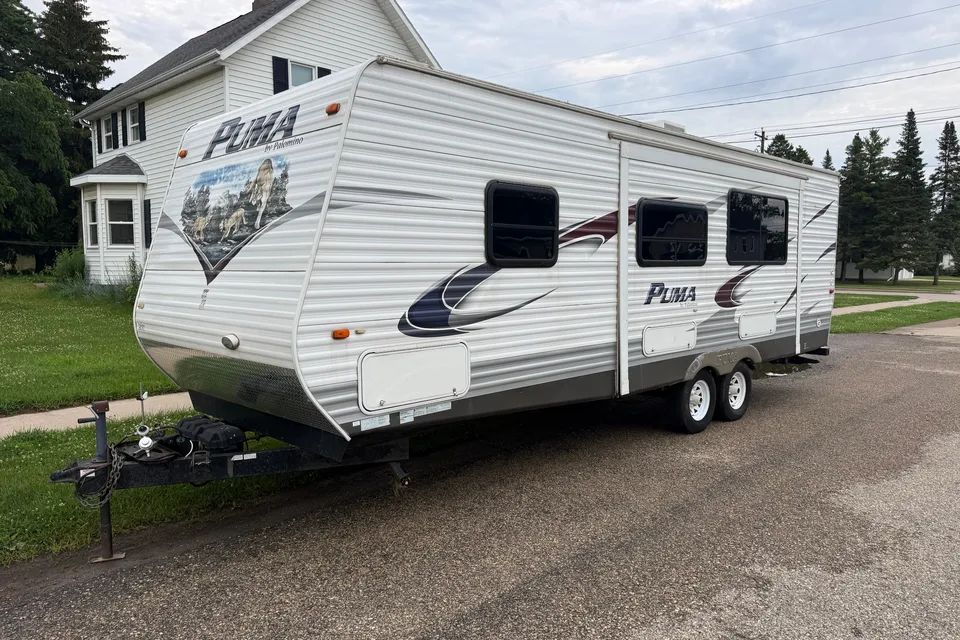 PJ Enterprize Palomino Puma Travel Trailer