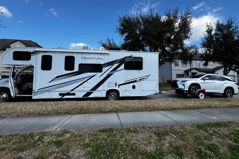 We Deliver | Family Adventure RV | 2025 Thor Quantum SE | Starlink | Sleeps 5