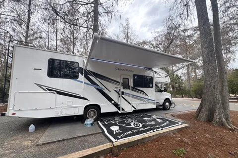 We Deliver | Family Adventure RV | 2025 Thor Quantum SE | Starlink | Sleeps 5