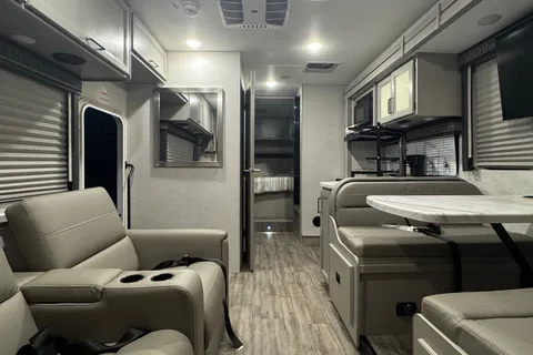 We Deliver | Family Adventure RV | 2025 Thor Quantum SE | Starlink | Sleeps 5