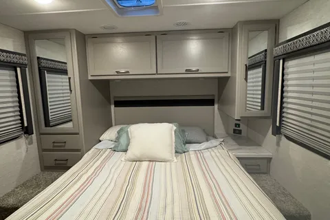We Deliver | Family Adventure RV | 2025 Thor Quantum SE | Starlink | Sleeps 5
