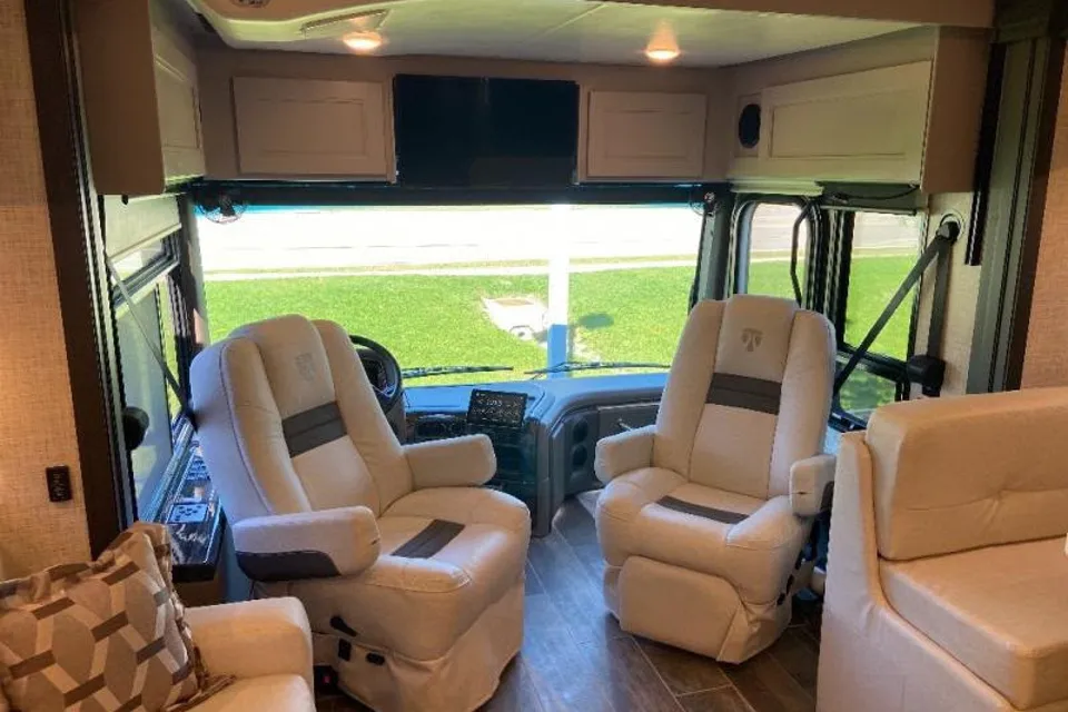 Christian's American Coach Coachmen Class A