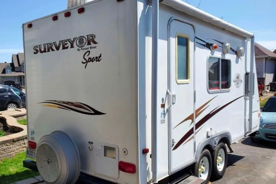 Alexander's & Marie-Claire’s Forest River Surveyor SV306 Travel Trailer