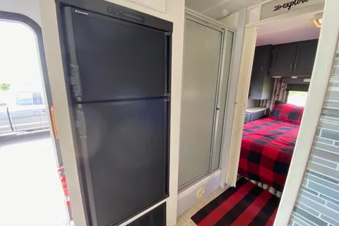 Cozy Updated 29’ Motorhome | 2 Queen Beds | Recliners | Cabin Vibes on Wheels