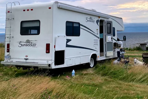 Cozy Updated 29’ Motorhome | 2 Queen Beds | Recliners | Cabin Vibes on Wheels
