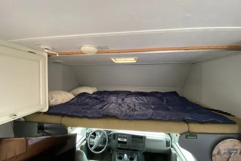 Cozy Updated 29’ Motorhome | 2 Queen Beds | Recliners | Cabin Vibes on Wheels
