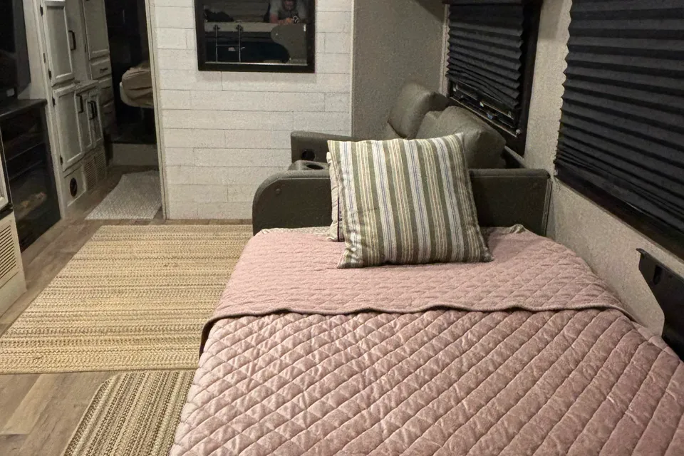 Best Entegra Coach Odyssey 30z Farmhouse Class C