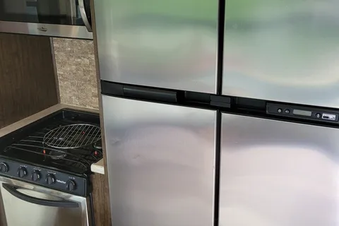 Ally's RV Grand Design Solitude5W