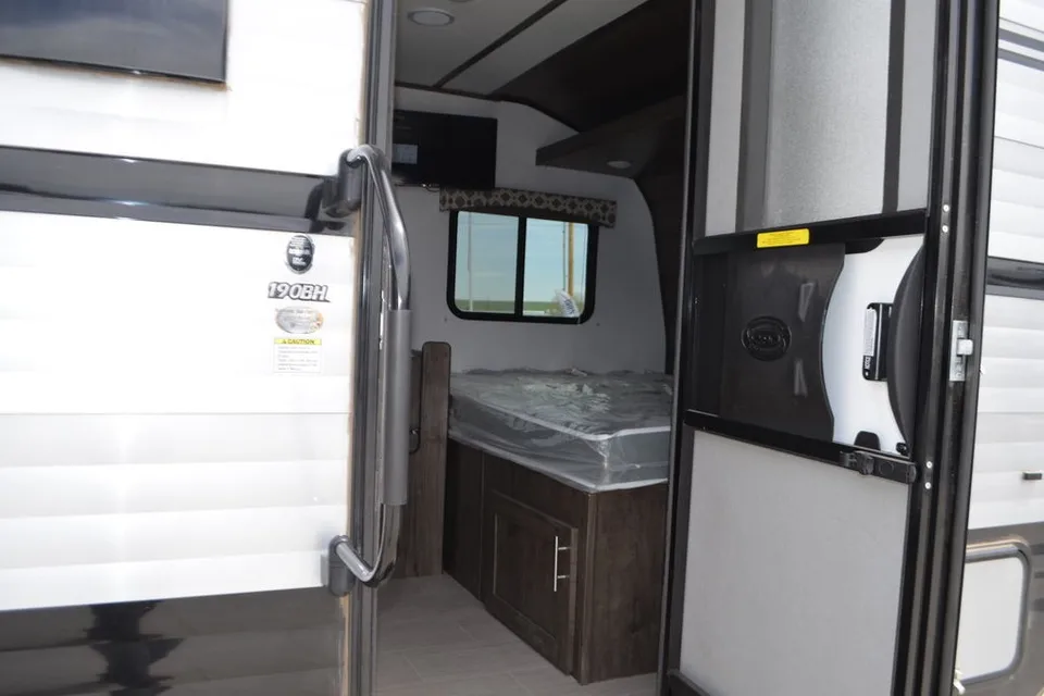 [64] Stress Free RVs - Modern Bunk (SUV Towable)