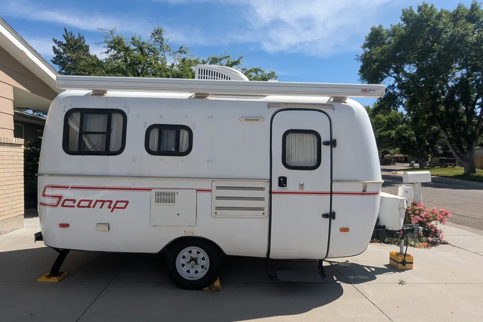 Cute Scamp 16' layout 4 (bunks) Travel Trailer