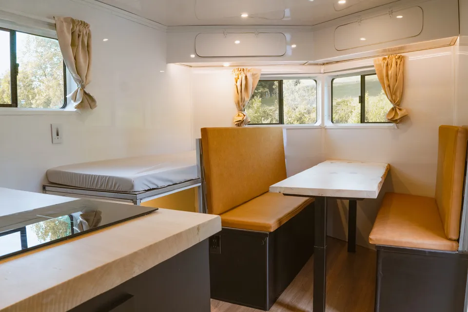 🏕️ LOCATION ROULOTTE 18 PIEDS – VACANCES SANS STRESS EN ESTRIE ☀️🚐