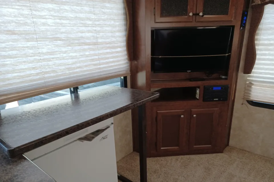 The Real Camping Adventure with a Coachmen 274RLSA Fifth Wheel