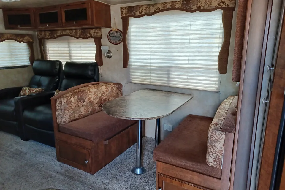 The Real Camping Adventure with a Coachmen 274RLSA Fifth Wheel