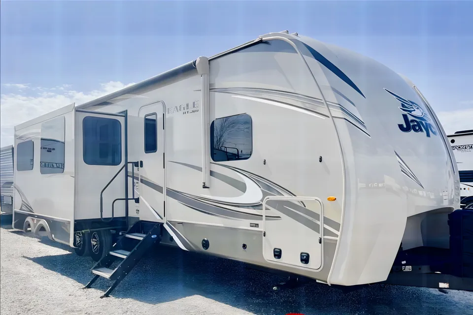 Jaimie's Jayco Eagle Paradise