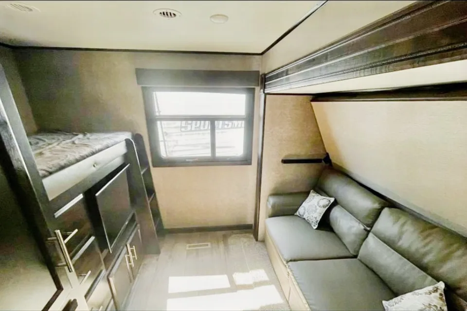 Jaimie's Jayco Eagle Paradise