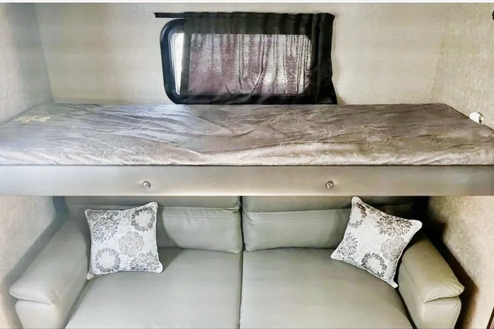 Jaimie's Jayco Eagle Paradise