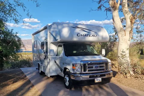 Brand new 2026 Thor Chateau 24ft. with free private shuttle -Luis