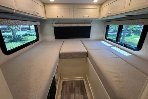㉦ Tiffin Truffle ㉦ Luxury Mercedes Sprinter 💎 Low Miles 💎