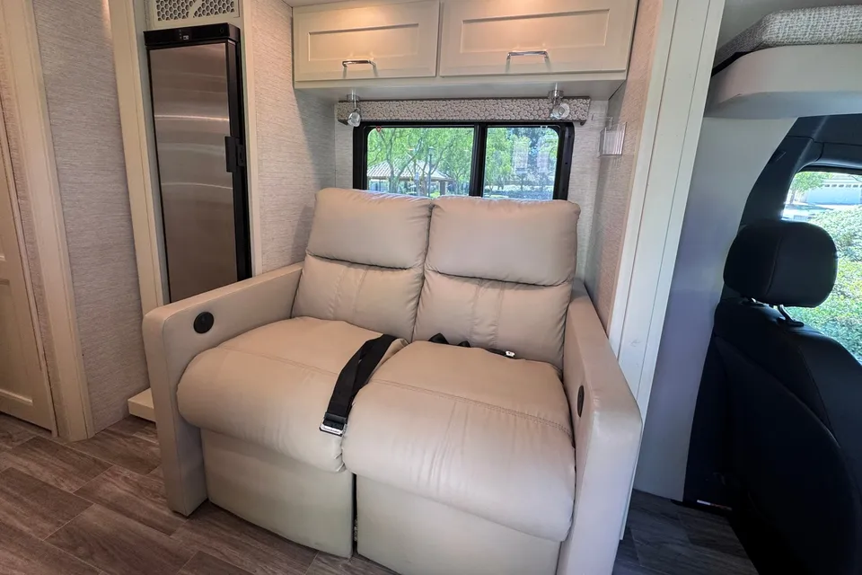 ㉦ Tiffin Truffle ㉦ Luxury Mercedes Sprinter 💎 Low Miles 💎
