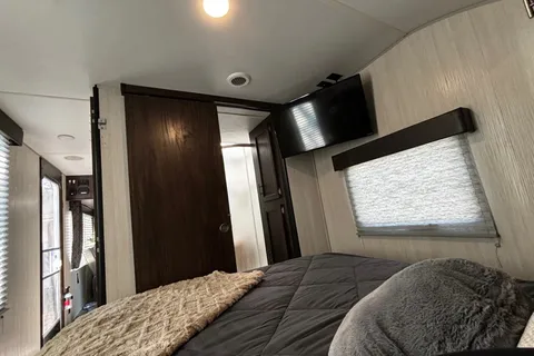 Happy Life Rentals Forest River Cherokee 274RK