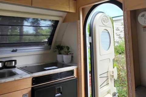 Ron & Joanne’s nuCamp Tab 320 Travel Trailer