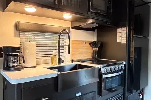 2022 Premium Black Label Toy Hauler | Patio Lounge | Camp-Ready Delivery