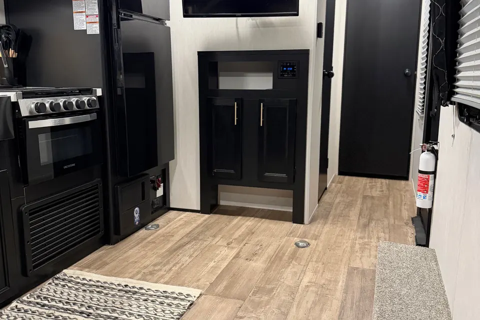 2022 Premium Black Label Toy Hauler | Patio Lounge | Camp-Ready Delivery