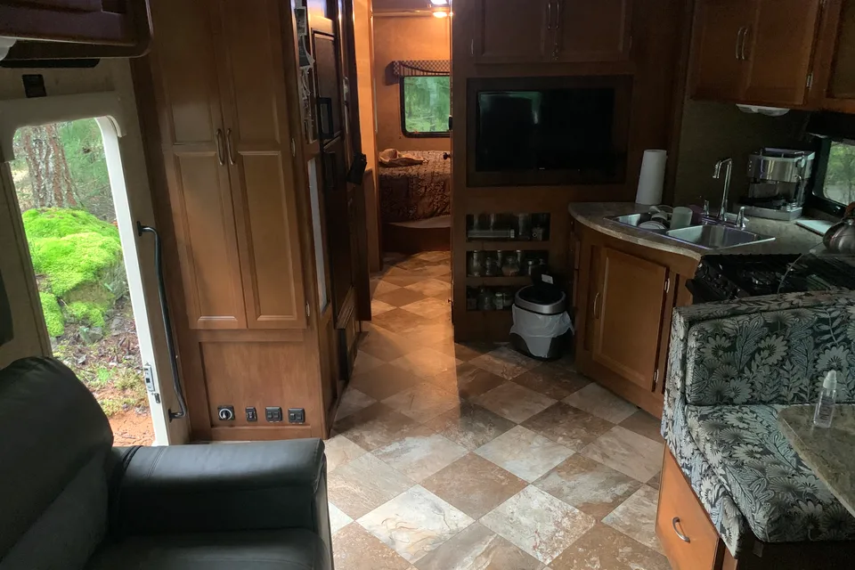 Mark's Coachmen Pursuit Class A