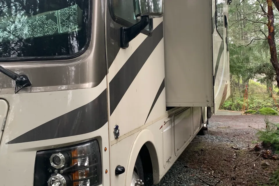 Mark's Coachmen Pursuit Class A