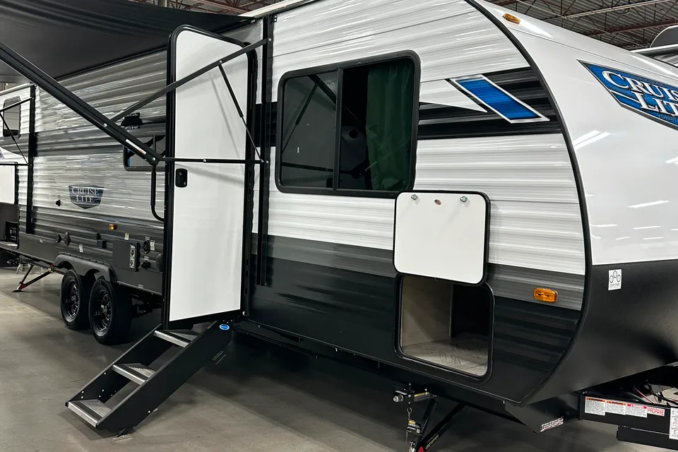 Ismael's Forest River Salem cruise lite Travel Trailer