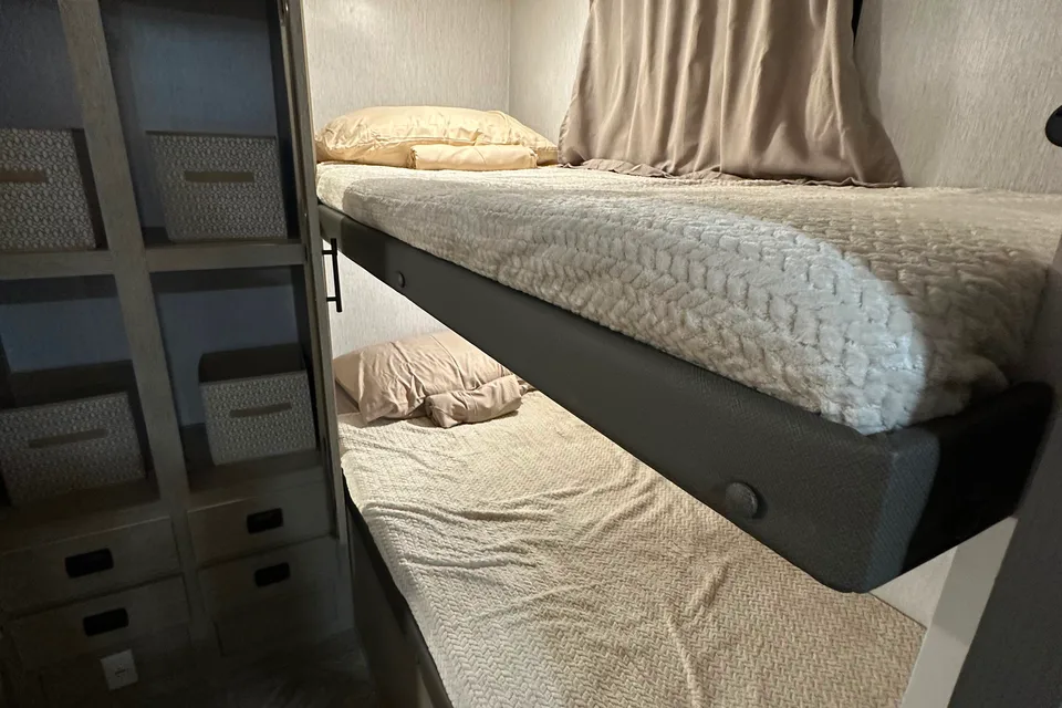 Ismael's Forest River Salem cruise lite Travel Trailer