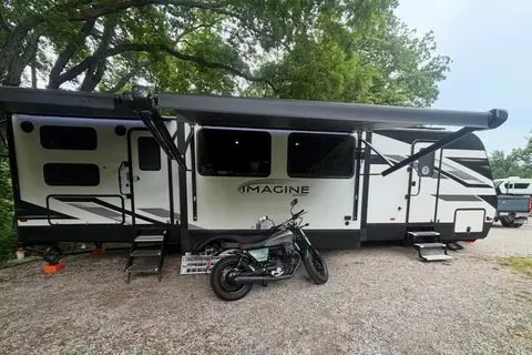 Grand Design Imagine 3210BH Sleeps 7!