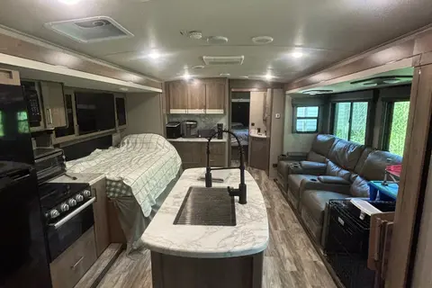 Grand Design Imagine 3210BH Sleeps 7!