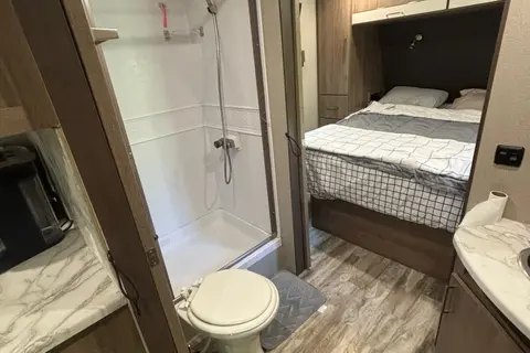 Grand Design Imagine 3210BH Sleeps 7!