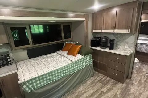 Grand Design Imagine 3210BH Sleeps 7!