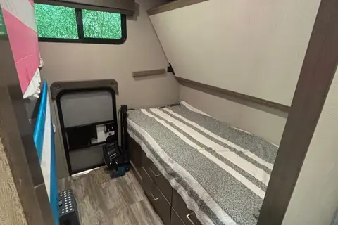 Grand Design Imagine 3210BH Sleeps 7!