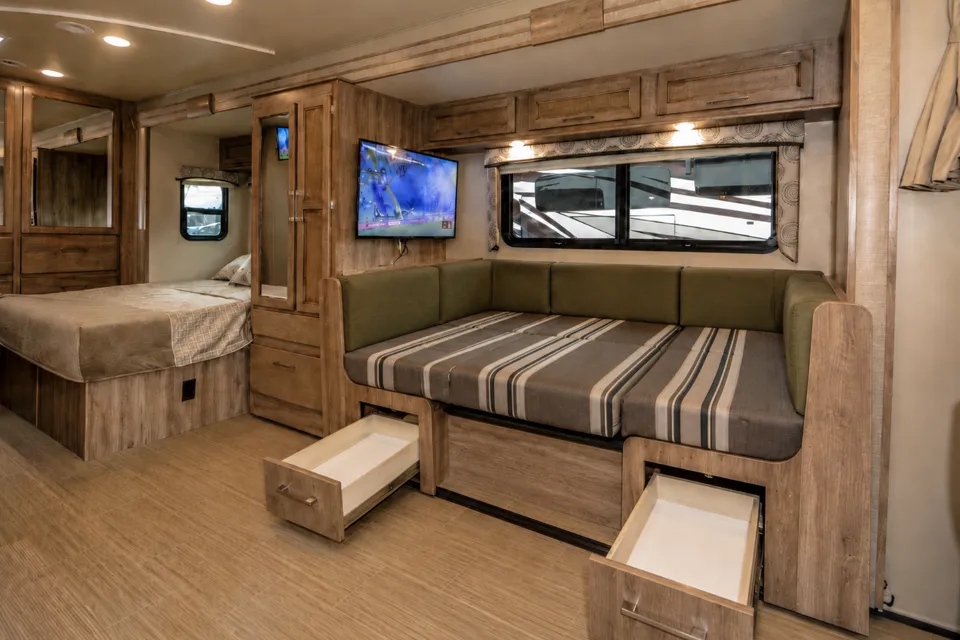 Meet "Bugsy": Easy-Driving Entegra Odyssey 24b