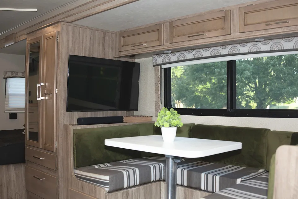 Meet "Bugsy": Easy-Driving Entegra Odyssey 24b