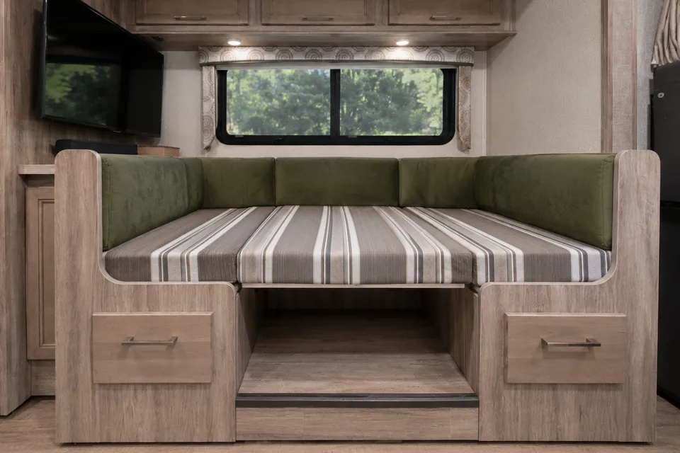 Meet "Bugsy": Easy-Driving Entegra Odyssey 24b