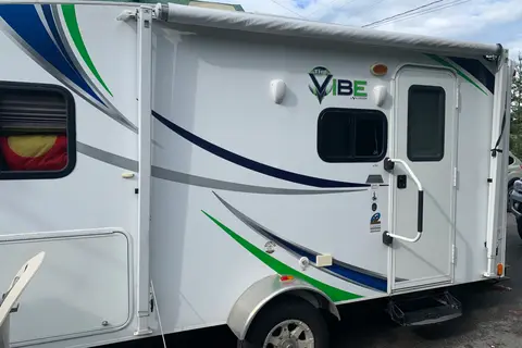 mathieu's Forest River Vibe Travel Trailer