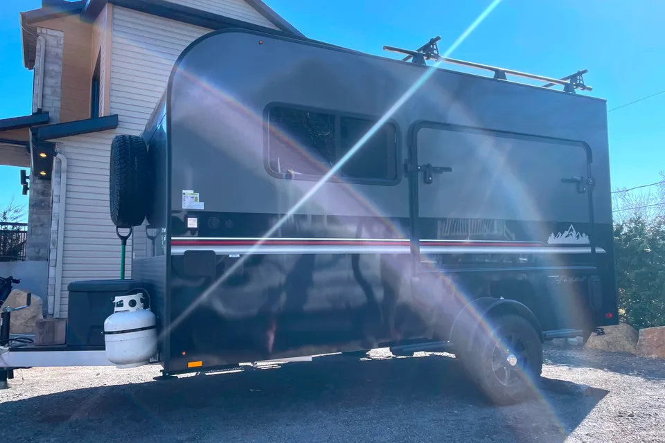Roulotte Cargo 14’ Hybride Offroad