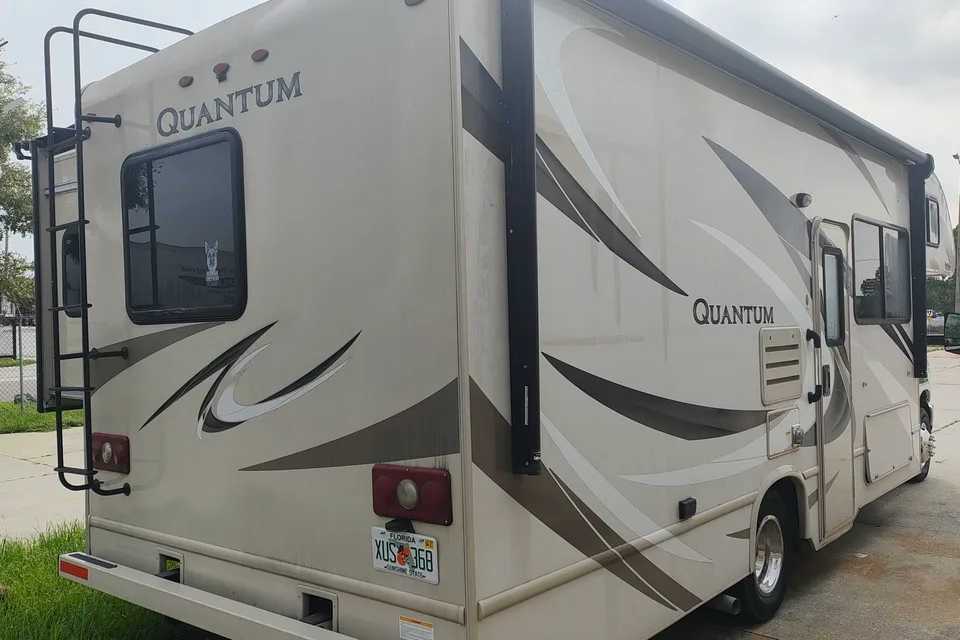 CONVENIENT & EASY to drive QUANTUM Class C