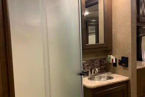 Sleeps 12 - BunkHouse - Pet Friendly -5 TVs!