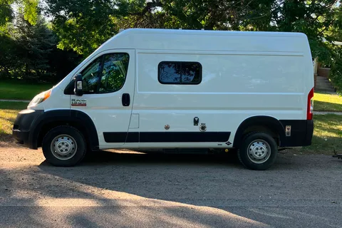 Campervan North America Sportsmobile Bunkhouse Campervan
