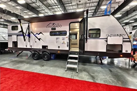 Olivia's Dutchmen Colorado 280BCH Travel Trailer