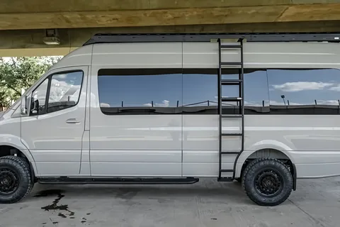 EXECUTIVE OFF ROAD SPRINTER
