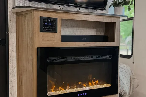 Family Bunkhouse Cherokee Grey Wolf 26DBH