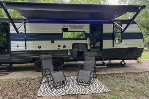Family Bunkhouse Cherokee Grey Wolf 26DBH